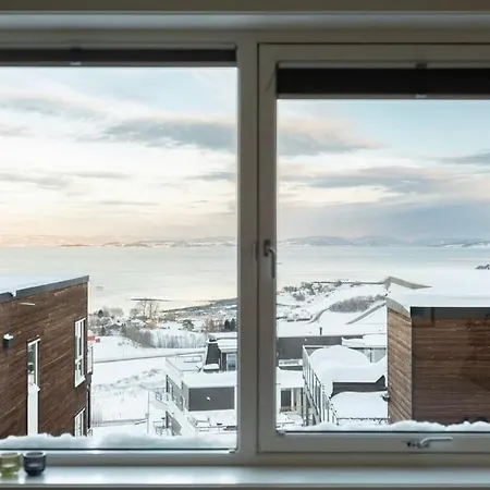 Fjord View & Sunny Balcony, 10 Min To The Center Lejlighed